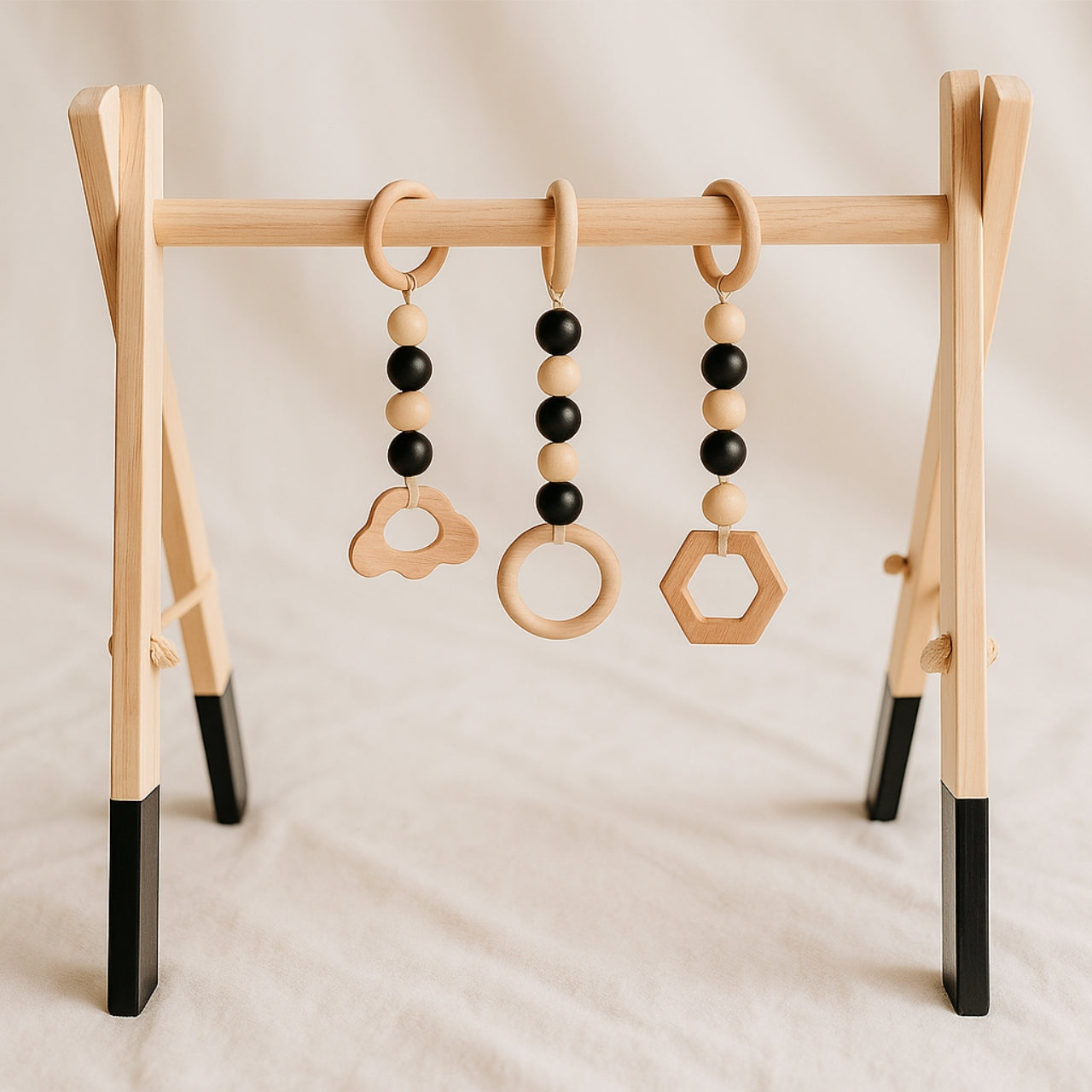 arche-eveil-bois-naturel-bebe-naissance-0-9-mois-jouets-suspendus-noire-elegant-cadeau-utile-montessori